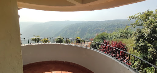 Strawberry country resort Met gutad