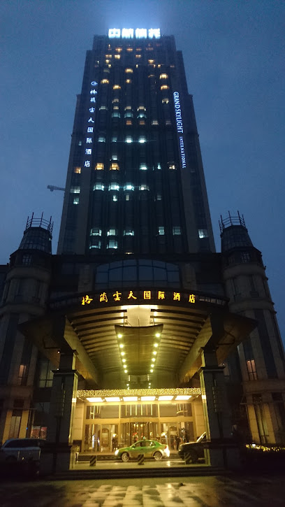 龙云酒店