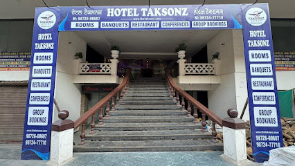 Hotel The Taksonz