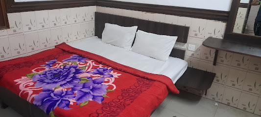 SPOT ON 67617 shree palace hotel