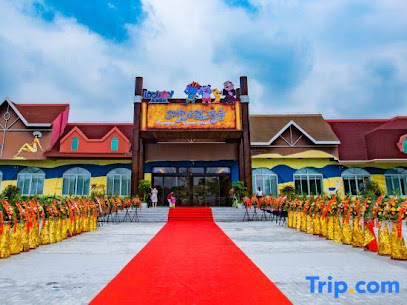 Loca Joy Le Enjoy Theme Hotel