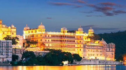 THAMLA HAVELI - Heritage Lake View Hotel