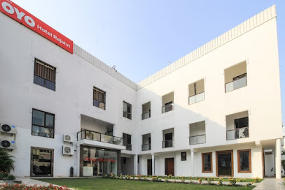 OYO 66751 Hotel Rajshri 9