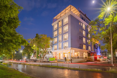 Tripli Hotels Blue Moon