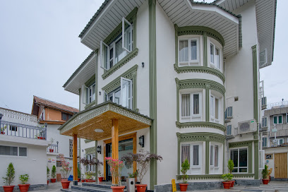 Mountain Nest Boutique Stay Near Dal Lake