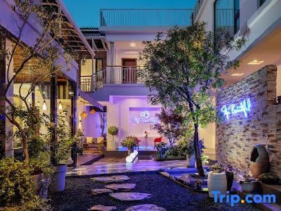 Liujian Qingshe Hotel