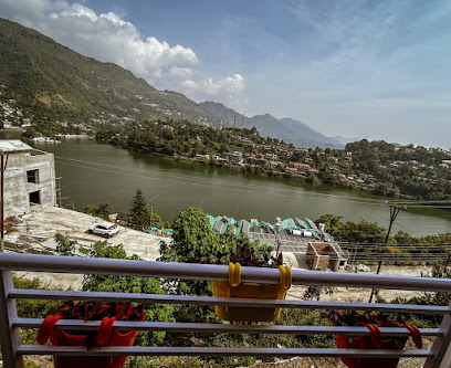 Mohinis Lakeview Cottages