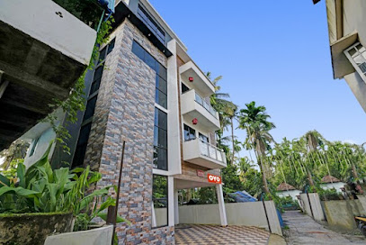 OYO Thykoodam Sleep Inn
