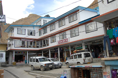 Hotal kunzom spiti inn