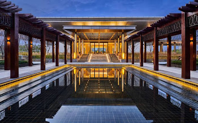 LS West SEA RST Curio C BY Hilton