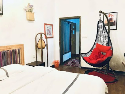 Fenghuang Little Bear Family Guest House