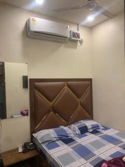 Super OYO Hotel Sunshine