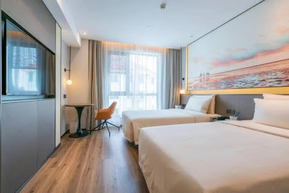 上海新江湾城复旦大学亚朵轻居酒店