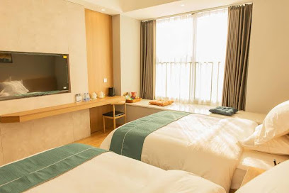 Linquan Holiday Hotel