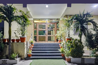 OYO Home Hotel Shankar